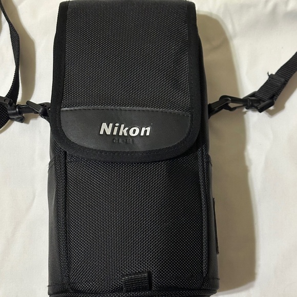 Nikon CL M1 Ballistic Nylon Lens Case - Picture 2 of 9